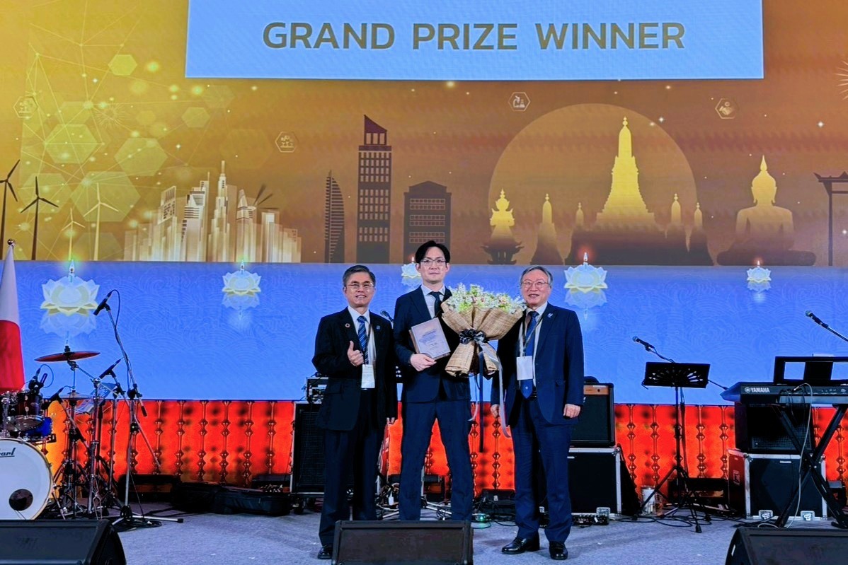 綠茵生技榮獲亞洲ASPA年度Grand Prize首獎 獲中部科學園區推薦參與跨國決選獲國際肯定 3 綠茵生技公司榮獲第28 屆亞洲科學園區年會企業獎首獎。