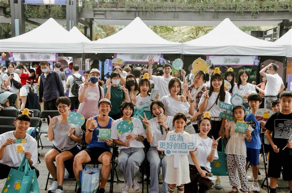 小豬黃沐妍驚喜現身網紅節!樂維根攜手代言人號召粉絲「成為更好的自己」現場互動熱度爆棚 7 971edfc7 794f 4b26 a262 655f2c106b84 176371530146449174108371516