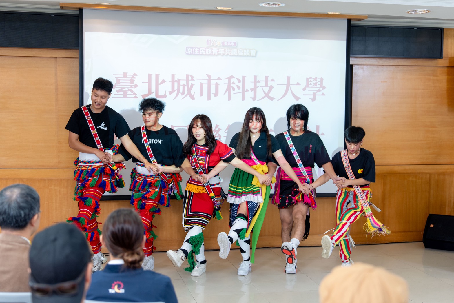 2臺北城市科技大學原住民樂舞文化社_0 - 報新聞 Mega News 2%E8%87%BA%E5%8C%97%E5%9F%8E%E5%B8%82%E7%A7%91%E6%8A%80%E5%A4%A7%E5%AD%B8%E5%8E%9F%E4%BD%8F%E6%B0%91%E6%A8%82%E8%88%9E%E6%96%87%E5%8C%96%E7%A4%BE 0