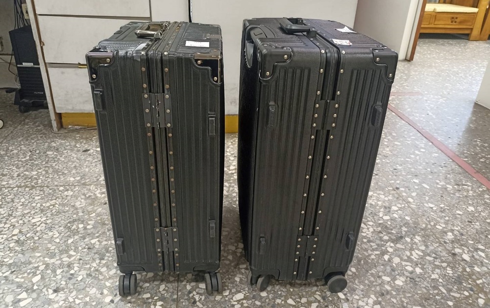 ▲圖說：兩名客運乘客攜帶的行李「撞箱」，下車時錯拿對方行李箱卻不自知 （圖／台中市政府 提供）