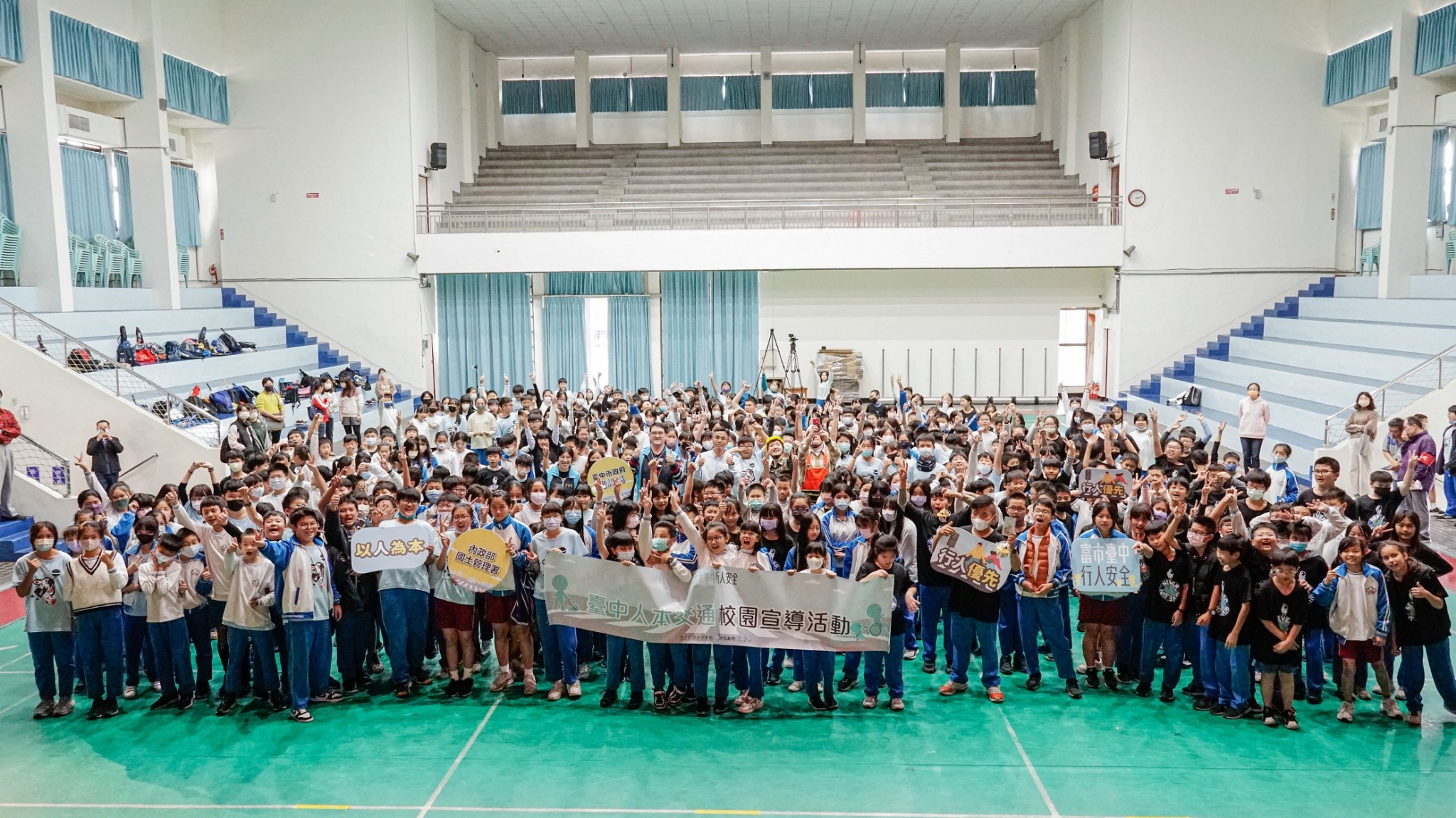 08 %E5%BB%BA%E8%A8%AD%E5%9C%98%E9%9A%8A%E8%88%89%E8%BE%A6%E6%A0%A1%E5%9C%92%E4%BA%BA%E6%9C%AC%E4%BA%A4%E9%80%9A%E5%AE%A3%E5%B0%8E %E8%97%89%E7%94%B1%E6%95%99%E5%B0%8E%E6%AD%A3%E7%A2%BA%E8%A7%80%E5%BF%B5%E4%BA%88%E5%B9%B4%E8%BC%95%E5%AD%B8%E5%AD%90 %E5%BE%9E%E6%95%99%E8%82%B2%E6%A0%B9%E6%9C%AC%E5%81%9A%E8%B5%B7 0