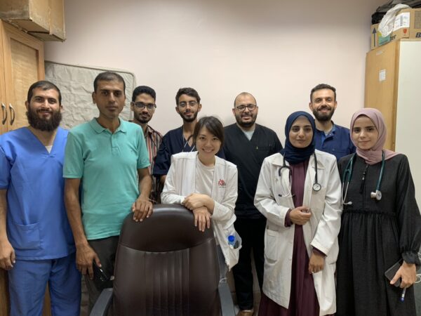 台灣急診科醫師郭郁欣於2025年8月至9月參與無國界醫生任務，赴加薩阿克薩醫院服務。圖/郭郁欣醫師