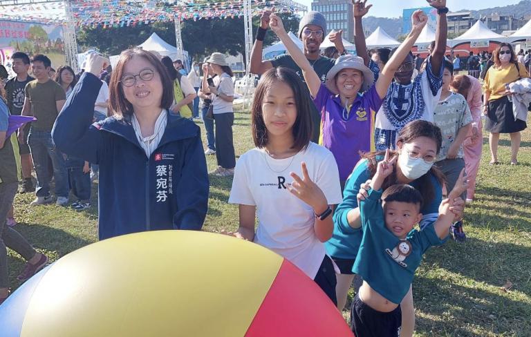 新住民家庭草地野餐 熱鬧開趴FUN玩哈瑪星 7 20251123211423 b2810281