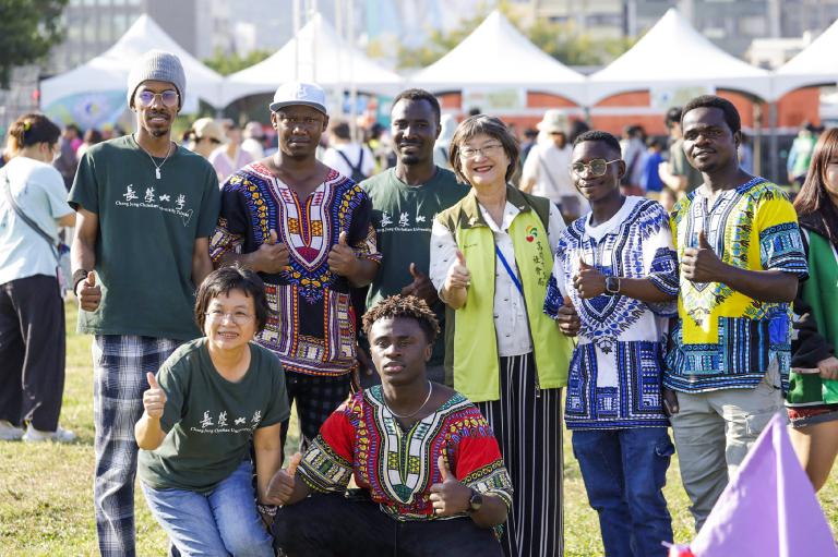 新住民家庭草地野餐 熱鬧開趴FUN玩哈瑪星 8 20251123211513 111c6ff8