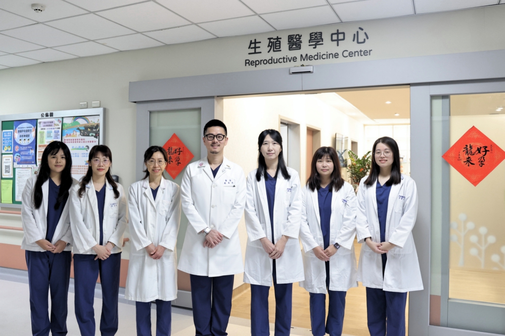 %E6%96%B0%E7%AB%B9%E5%B8%82%E7%AB%8B%E9%A6%AC%E5%81%95%E5%85%92%E7%AB%A5%E9%86%AB%E9%99%A2 %E7%94%9F%E6%AE%96%E9%86%AB%E5%AD%B8%E4%B8%AD%E5%BF%83%E4%B8%BB%E4%BB%BB%E8%AC%9D%E6%89%BF%E6%81%A9%E4%B8%AD%E8%88%87%E9%86%AB%E7%99%82%E5%9C%98%E9%9A%8A Fotor