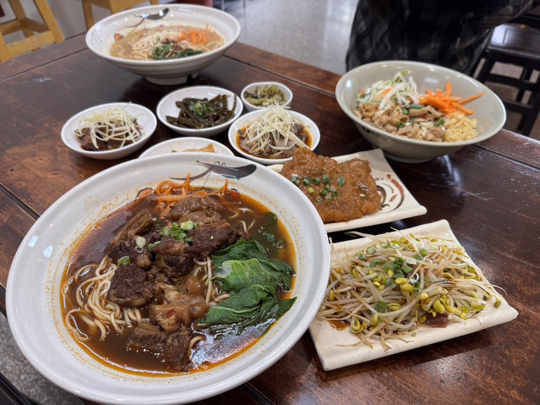 台中西屯牛肉麵必吃!手工麵條Q彈、皮蛋炸醬香濃雙主打 6 595d84d6 b5fc 4c86 8d0d 53648a85321c