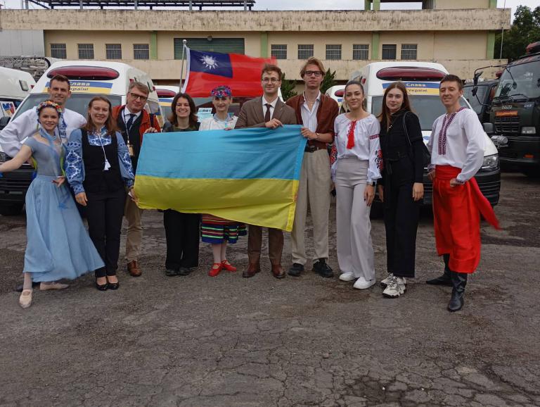 從60萬捐款到208輛車投入人道救援 台灣企業家用行動號召援助烏克蘭 10 20251127161955 51b58641