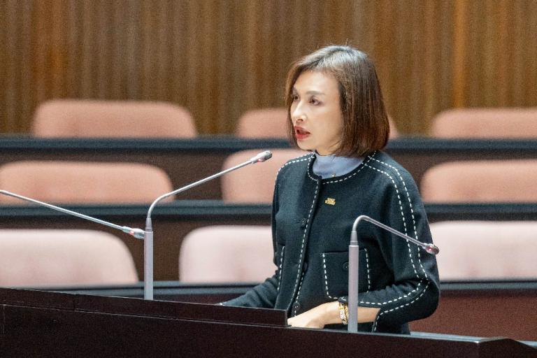 高雄市長初選最新民調邱議瑩第一 高雄同遊舉牌力挺「高雄贏」 6 20251130124059 2fe9a04b