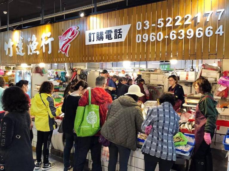 新竹市購物節年終壓軸! 邱臣遠代理市長號召市民把握年終消費抽好禮 2 20251201115846 91080655