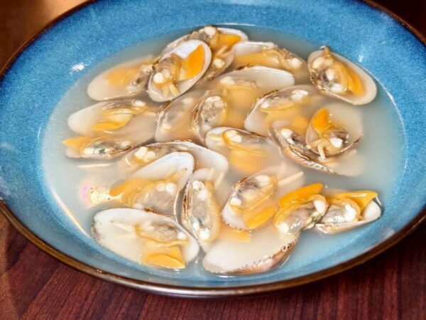 呷味鮮處女蟳|台北處女蟳天花板!蟹黃爆量、海鮮新鮮度驚人,一開桌就知道為什麼一位難求 11 圖/周含鍾