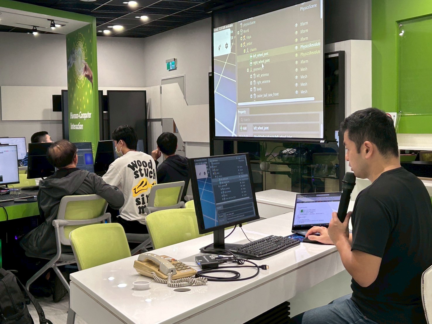 %E5%9C%96%E4%BA%8CCAVEDU%E7%89%B9%E5%88%A5%E7%82%BA%E5%B7%A8%E8%B3%87%E5%AD%B8%E9%99%A2%E5%AD%B8%E7%94%9F%E8%A8%AD%E8%A8%88%E5%BE%9E%E5%AD%B8%E7%BF%92OpenUSD%E5%88%B0%E4%BD%BF%E7%94%A8%E8%AA%B2%E7%A8%8B