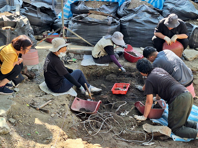 20251202181347 2f1962db