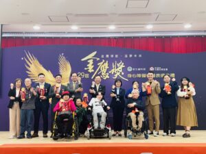 20251130003552 33 300x225 1