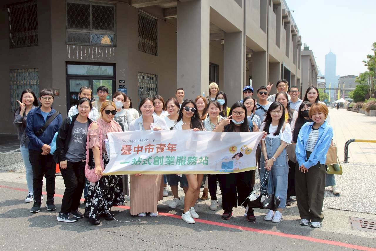 漂亮數據背後政策焦慮? 臺中市青創服務結構困境 13 %E5%89%B5%E6%96%B0%E4%BA%A4%E6%B5%81%E6%9C%83%E5%90%88%E7%85%A7 %E8%87%B3%E9%AB%98%E9%9B%84pinway%E5%8F%83%E8%A8%AA 0