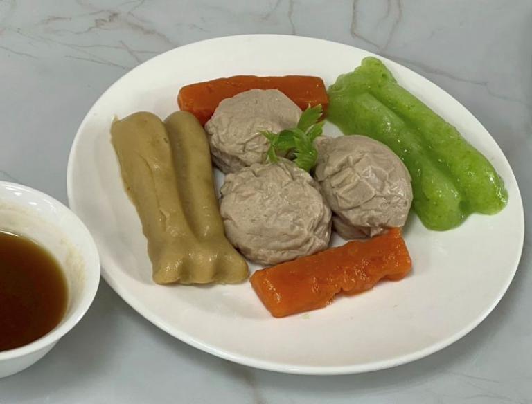 新竹榮家開發高齡友善飲食 牙口吞嚥不佳長輩能安享美食 8 20251203170918 9160664f