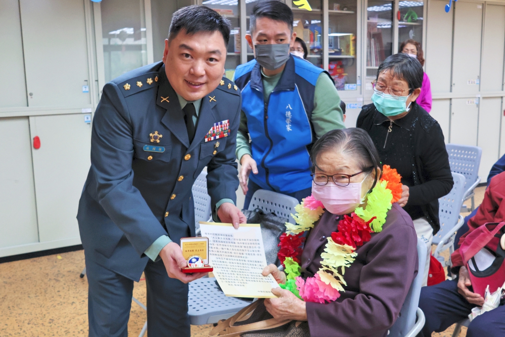 %E8%98%87%E5%9C%8B%E6%A3%9F%E4%B8%8A%E6%A0%A1%E5%B7%A6%E9%A0%92%E7%99%BC%E5%8F%83%E6%88%B0%E7%B4%80%E5%BF%B5%E7%AB%A0%E4%BA%88%E7%8F%BE%E5%A0%B4%E5%94%AF%E4%B8%80%E7%9A%84%E5%A5%B3%E6%80%A7%E6%A6%AE%E6%B0%91%E8%83%A1%E5%A5%B6%E5%A5%B6%E5%8F%B3%E8%A1%A8%E5%BD%B0%E5%85%B6%E7%95%B6%E5%B9%B4%E6%AF%85%E7%84%B6%E6%8A%95%E8%BA%AB%E8%BB%8D%E6%97%85%E5%B1%95%E7%8F%BE%E5%B7%BE%E5%B9%97%E4%B8%8D%E8%AE%93%E9%AC%9A%E7%9C%89%E7%9A%84%E5%A0%85%E6%AF%85%E7%B2%BE%E7%A5%9E Fotor