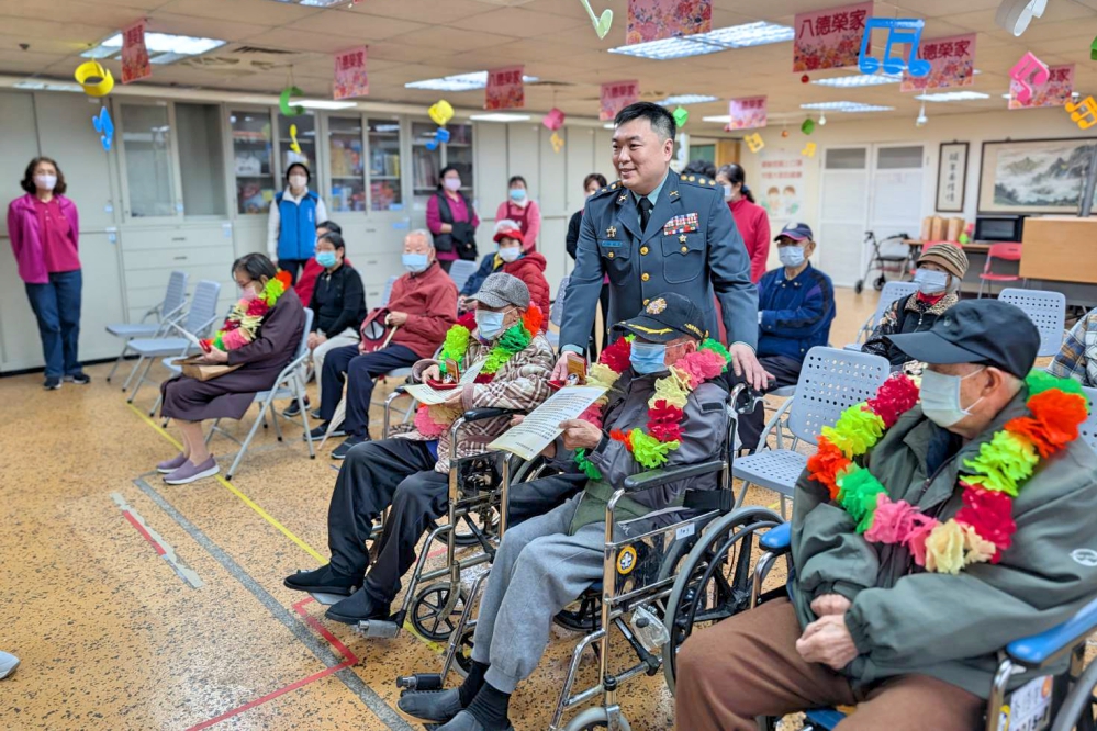 %E8%98%87%E5%9C%8B%E6%A3%9F%E4%B8%8A%E6%A0%A1%E4%B8%AD%E9%80%90%E4%B8%80%E7%82%BA%E9%95%B7%E8%BC%A9%E9%A0%92%E6%8E%88%E6%8A%97%E6%88%B0%E5%8B%9D%E5%88%A9%E7%B4%80%E5%BF%B5%E7%AB%A0%E6%84%9F%E8%AC%9D%E6%A6%AE%E6%B0%91%E4%BC%AF%E4%BC%AF%E7%95%B6%E5%B9%B4%E5%9C%A8%E6%88%B0%E7%81%AB%E4%B8%AD%E7%84%A1%E7%95%8F%E8%89%B1%E9%9A%AA%E4%B8%A6%E5%90%91%E5%85%B6%E8%87%B4%E4%B8%8A%E6%9C%80%E9%AB%98%E6%95%AC%E6%84%8F 1 Fotor