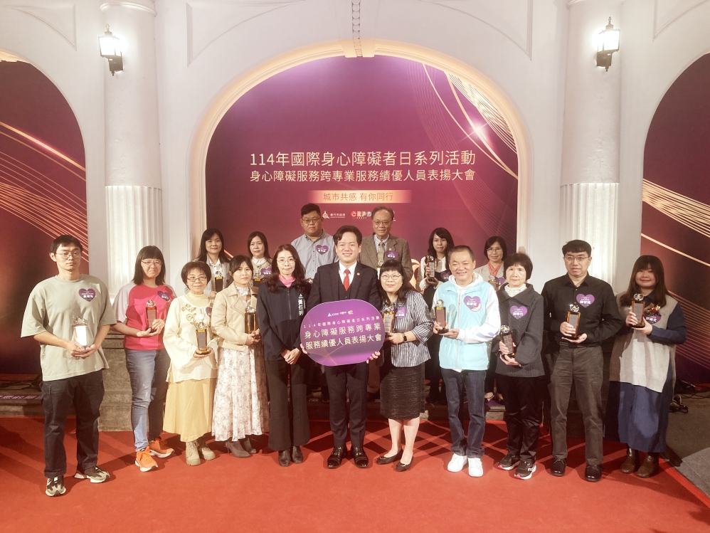 E8267E7D 51C1 4B32 8A23 6B3A98A9DFDA Fotor