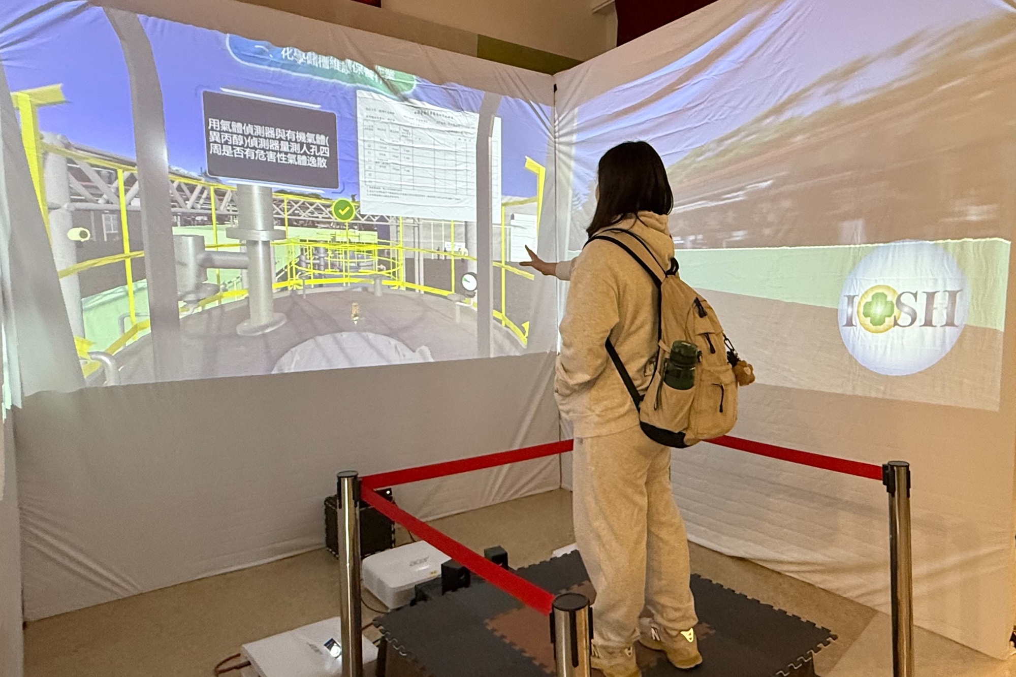 02 2%E5%A4%9A%E5%85%83%E9%AB%94%E6%84%9F%E8%A8%93%E7%B7%B4%E6%A8%A1%E5%BC%8F%E5%8A%A0%E5%BC%B7%E5%8C%96%E5%AD%B8%E5%93%81%E5%8D%B1%E5%AE%B3%E9%80%9A%E8%AD%98%E6%99%BA%E8%83%BD%E5%AE%A3%E5%B0%8E%E6%B4%BB%E5%8B%95%E5%AF%A6%E6%99%AF%E5%AD%B8%E7%94%9F%E9%80%8F%E9%81%8E%E6%B2%89%E6%B5%B8%E5%BC%8F%E4%BA%92%E5%8B%95%E5%AD%B8