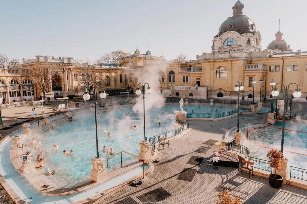 No 250011 4 %E5%B8%83%E9%81%94%E4%BD%A9%E6%96%AFSzechenyi Baths %E4%BE%86%E6%BA%90 budapest tourist bureau 1024x683 1