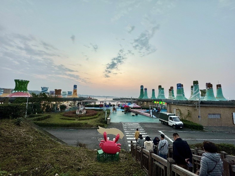 %E5%9C%969 %E5%AF%8C%E5%9F%BA%E9%AD%9A%E5%B8%82%E5%A4%96%E8%A7%80%E6%98%AF%E5%85%85%E6%BB%BF%E7%95%B0%E5%9C%8B%E6%83%85%E8%AA%BF%E7%9A%84%E5%A2%A8%E8%A5%BF%E5%93%A5%E5%B8%BD%E9%80%A0%E5%9E%8B%E5%B1%8B%E9%A0%82