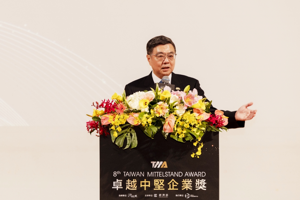 %E5%9C%96%E4%BA%8C%E8%A1%8C%E6%94%BF%E9%99%A2%E5%8D%93%E6%A6%AE%E6%B3%B0%E9%99%A2%E9%95%B7%E5%87%BA%E5%B8%AD%E7%AC%AC8%E5%B1%86%E5%8D%93%E8%B6%8A%E4%B8%AD%E5%A0%85%E4%BC%81%E6%A5%AD%E9%A0%92%E7%8D%8E%E5%85%B8%E7%A6%AE%E8%87%B4%E8%A9%9E%E5%8B%89%E5%8B%B514%E5%AE%B6%E5%BE%97%E7%8D%8E%E4%BC%81%E6%A5%AD Fotor