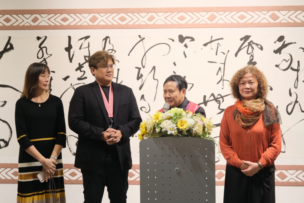 官網-謝石鴻謝亞傑左二及左三父子書畫聯展今6日舉行開幕式_Fotor - 報新聞 Mega News %E5%AE%98%E7%B6%B2 %E8%AC%9D%E7%9F%B3%E9%B4%BB%E8%AC%9D%E4%BA%9E%E5%82%91%E5%B7%A6%E4%BA%8C%E5%8F%8A%E5%B7%A6%E4%B8%89%E7%88%B6%E5%AD%90%E6%9B%B8%E7%95%AB%E8%81%AF%E5%B1%95%E4%BB%8A6%E6%97%A5%E8%88%89%E8%A1%8C%E9%96%8B%E5%B9%95%E5%BC%8F Fotor