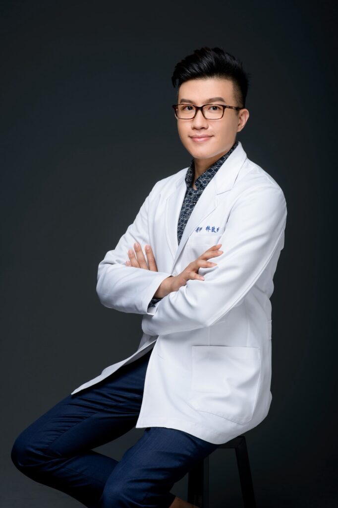 S 13131941 0 682x1024 1