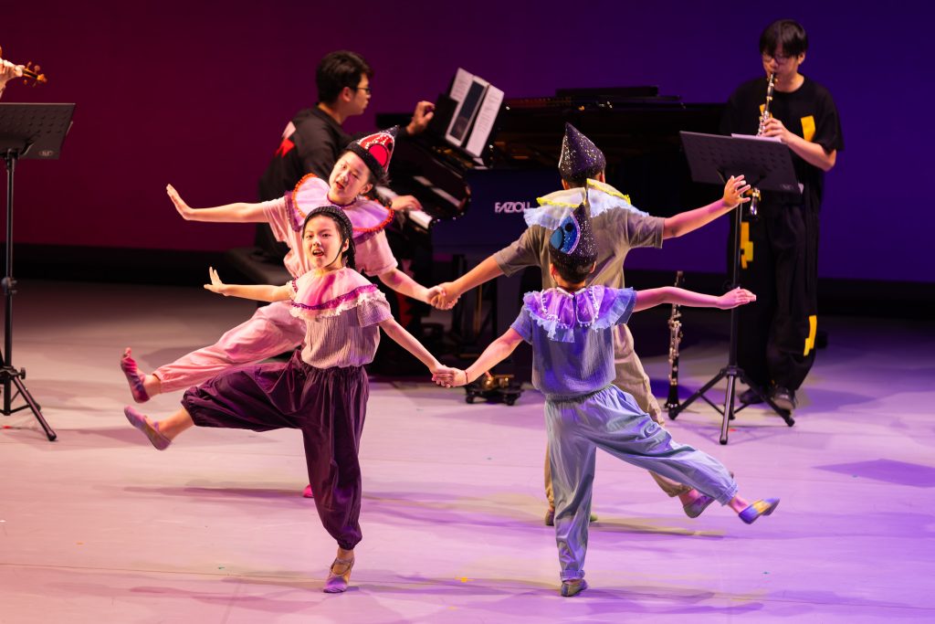 %E4%B8%80%E5%8D%83%E9%9B%B65678%E5%A4%9C%E9%9B%B2%E9%96%80%E5%AE%B6%E5%BA%AD%E9%9F%B3%E6%A8%82%E5%8A%87%E5%A0%B4%E5%8A%87%E7%85%A7 %E6%94%9D%E5%BD%B1%E5%91%A8%E5%98%89%E6%85%A7 05 1024x683 1