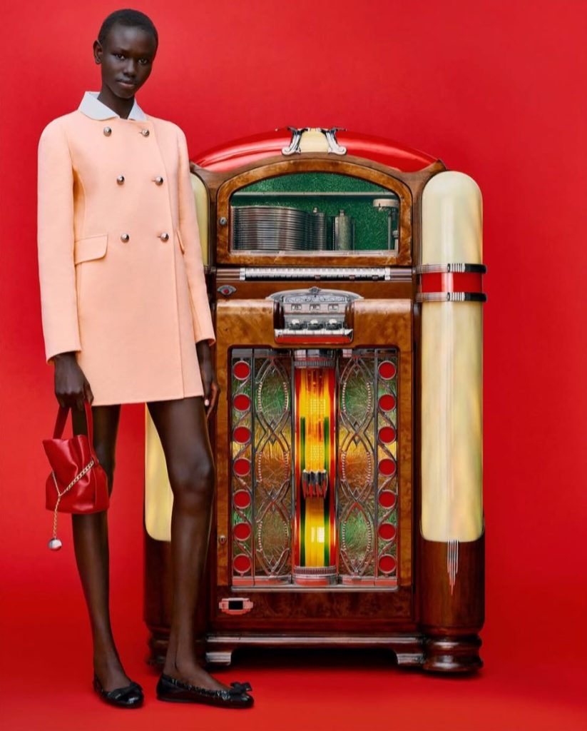 Prada %E7%9A%84%E6%87%B7%E8%88%8A%E8%80%B6%E8%AA%9500001 823x1024 1