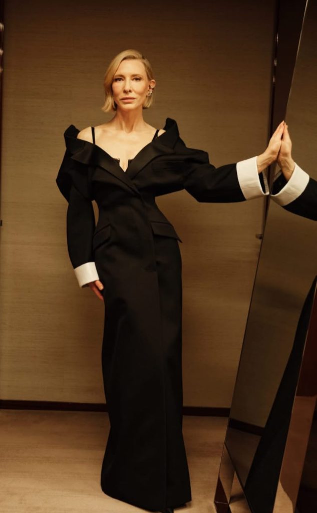 Givenchy by Sarah Burton00003 633x1024 1