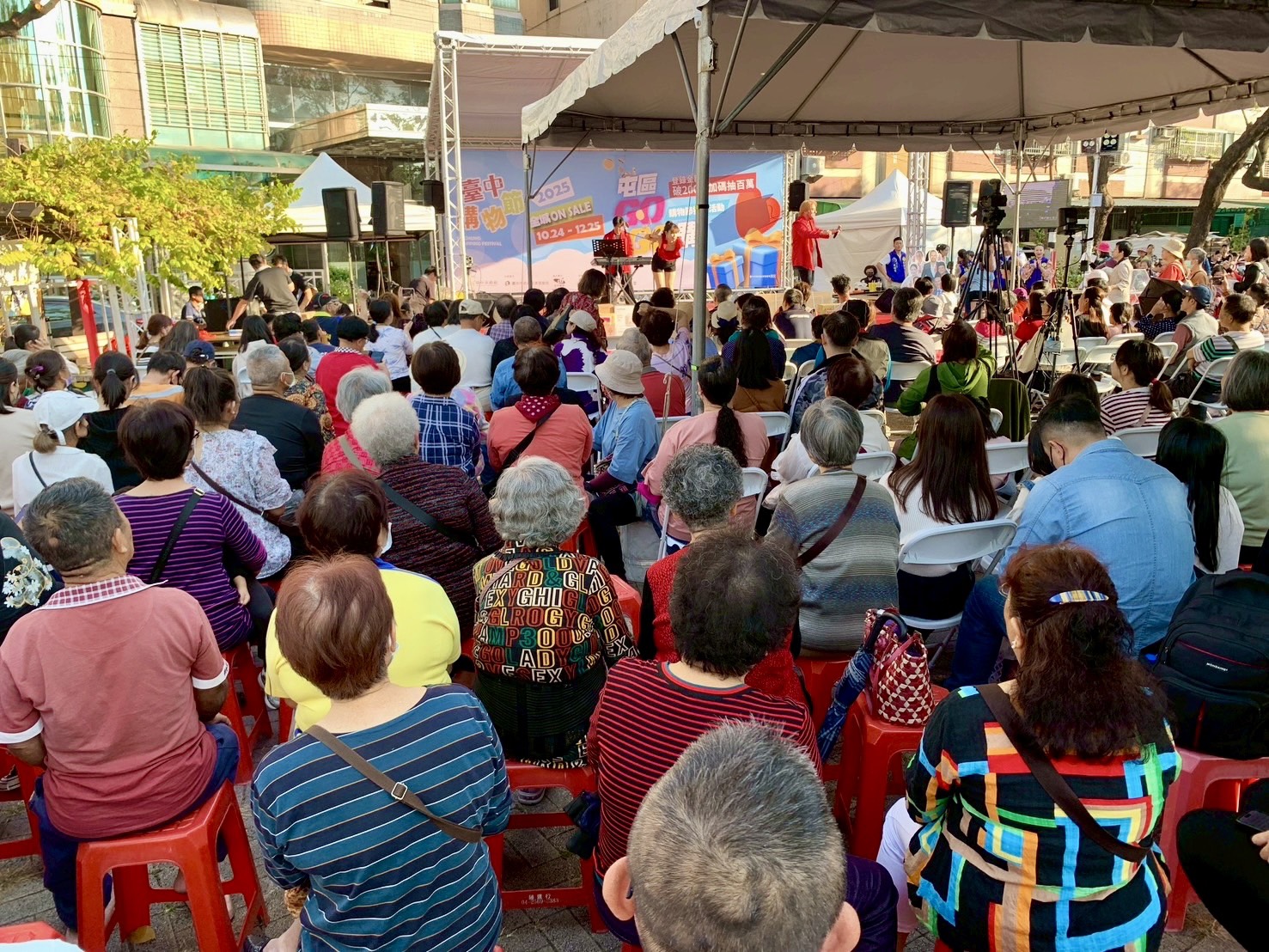 %E5%90%B8%E5%BC%95%E5%A4%A7%E5%B0%8F%E6%9C%8B%E5%8F%8B %E5%9C%A8%E5%9C%B0%E6%B0%91%E7%9C%BE%E5%8F%83%E8%88%87 0