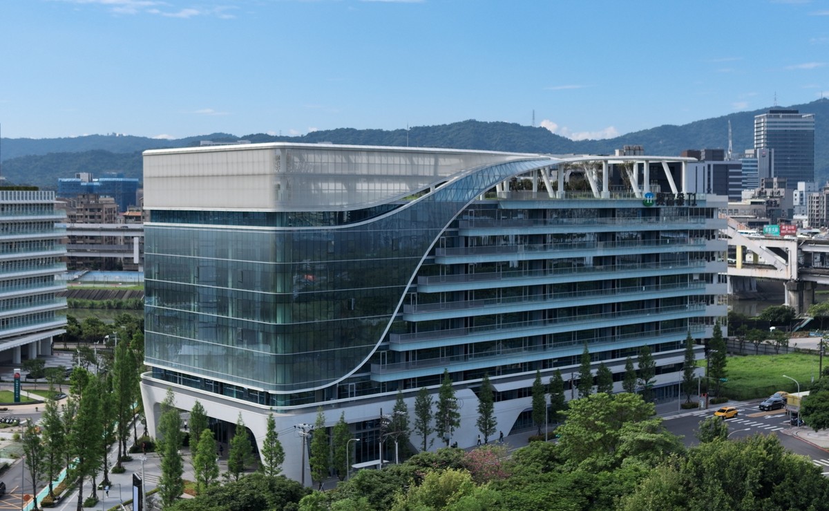 南港商辦創139萬天價 內科1/2價磁吸企業佈局 11 3fc75675 ed1c 4732 a91d 5d7f23f2240d 176515680290988671906645837