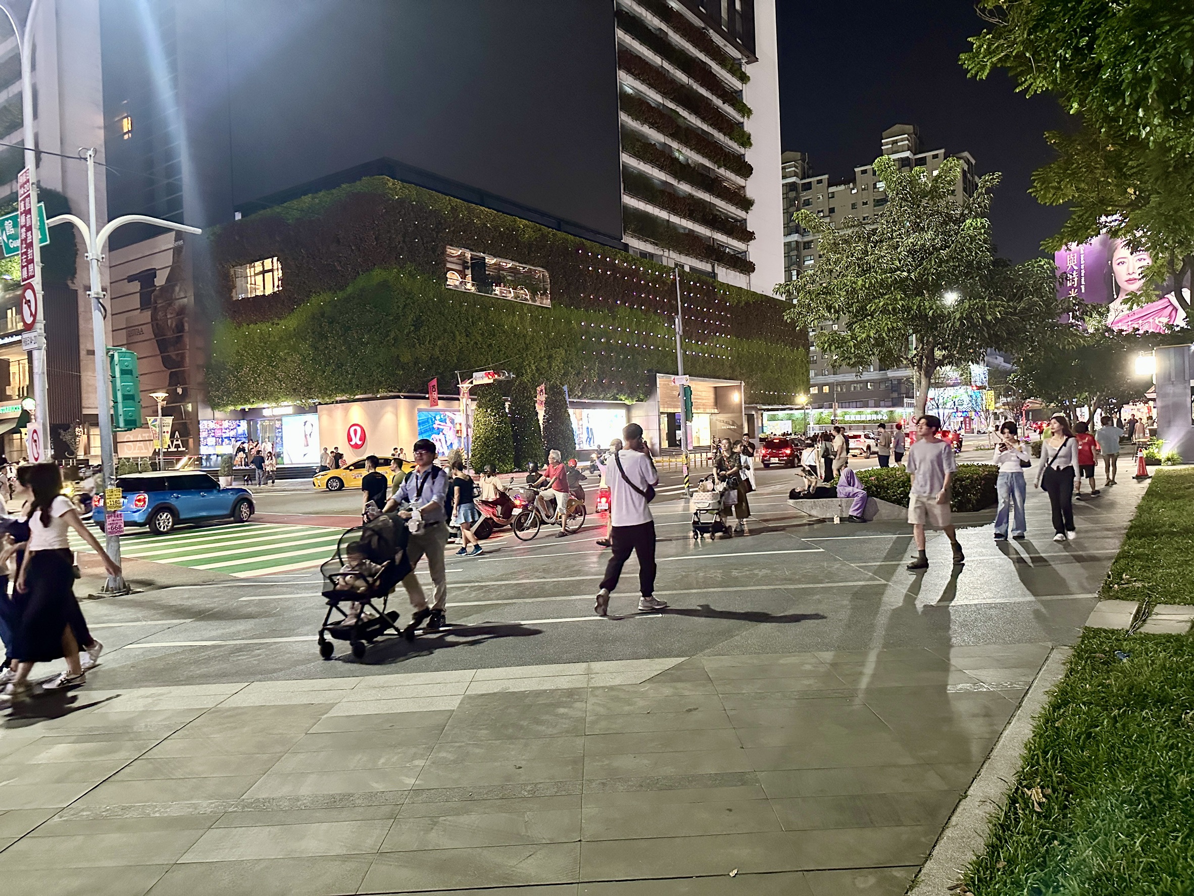 07 %E5%8F%B0%E4%B8%AD%E5%B8%82%E6%B0%91%E5%BB%A3%E5%A0%B4%E6%AD%A5%E9%81%93%E5%85%A8%E9%9D%A2%E5%8A%A0%E5%A4%A7 %E9%80%9A%E8%A1%8C%E6%9B%B4%E9%A0%86%E6%9A%A2 %E5%A4%9C%E9%96%93%E6%9B%B4%E5%AE%89%E5%85%A8 0