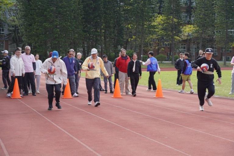 青春創意遇上國際風采! 中華大學運動會展現多元魅力 4 20251211124846 afcc74d9