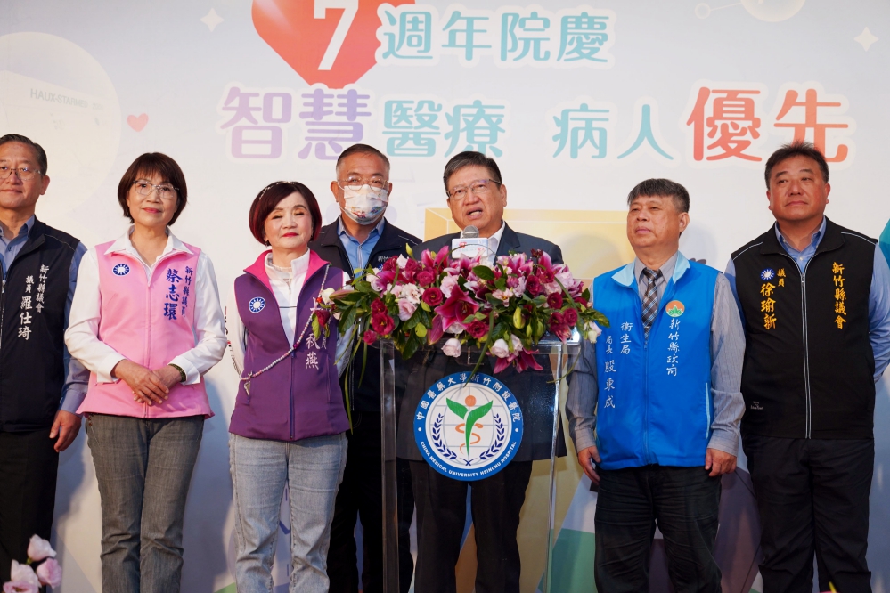 %E6%A5%8A%E7%B8%A3%E9%95%B7%E5%8F%8A%E5%A4%9A%E4%BD%8D%E6%B0%91%E4%BB%A3%E5%89%8D%E5%BE%80%E7%A5%9D%E8%B3%80DSC09744 Fotor 1