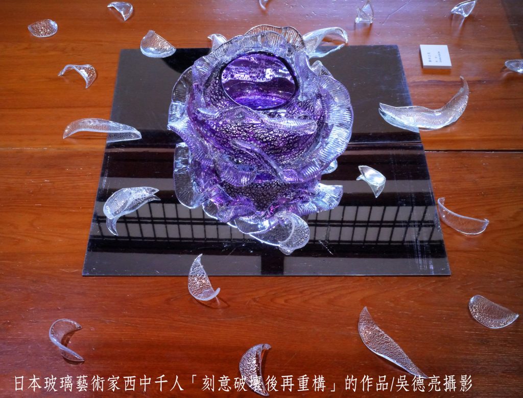 %E6%97%A5%E6%9C%AC%E7%8E%BB%E7%92%83%E8%97%9D%E8%A1%93%E5%AE%B6%E8%A5%BF%E4%B8%AD%E5%8D%83%E4%BA%BA%E5%88%BB%E6%84%8F%E5%BE%8C%E5%86%8D%E9%87%8D%E6%A7%8B%E7%9A%84%E4%BD%9C%E5%93%81 1024x781 1