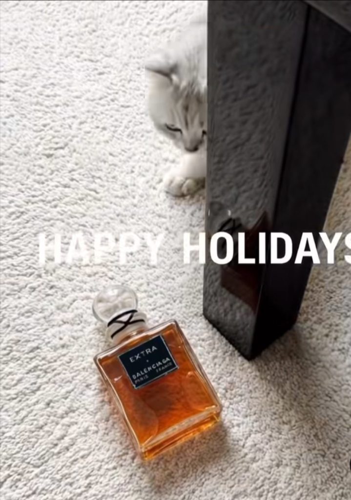 %E9%A6%99%E6%B0%B4%E6%9C%89%E8%B2%93%E8%86%A900003 719x1024 1