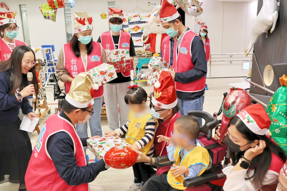 %E5%9C%96%E4%B8%89 Fotor 2