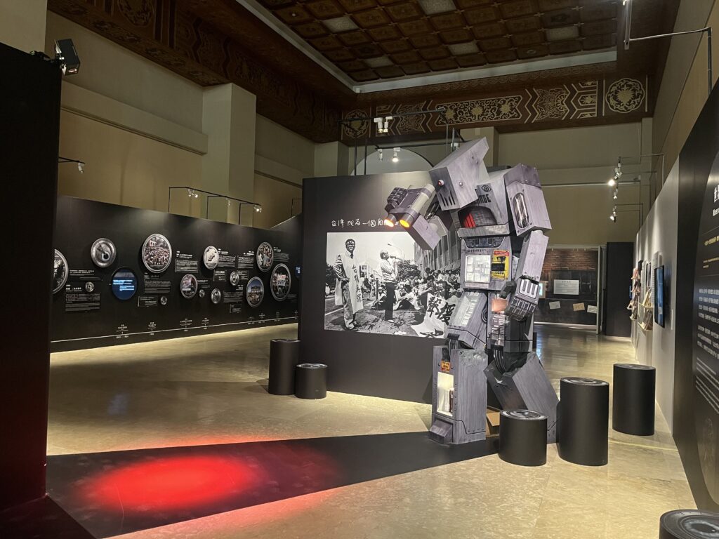 中正紀念堂「自由花蕊」常設展推出假日定時導覽服務 帶著民眾認識臺灣民主自由發展歷程 4 8 7 1024x768 1