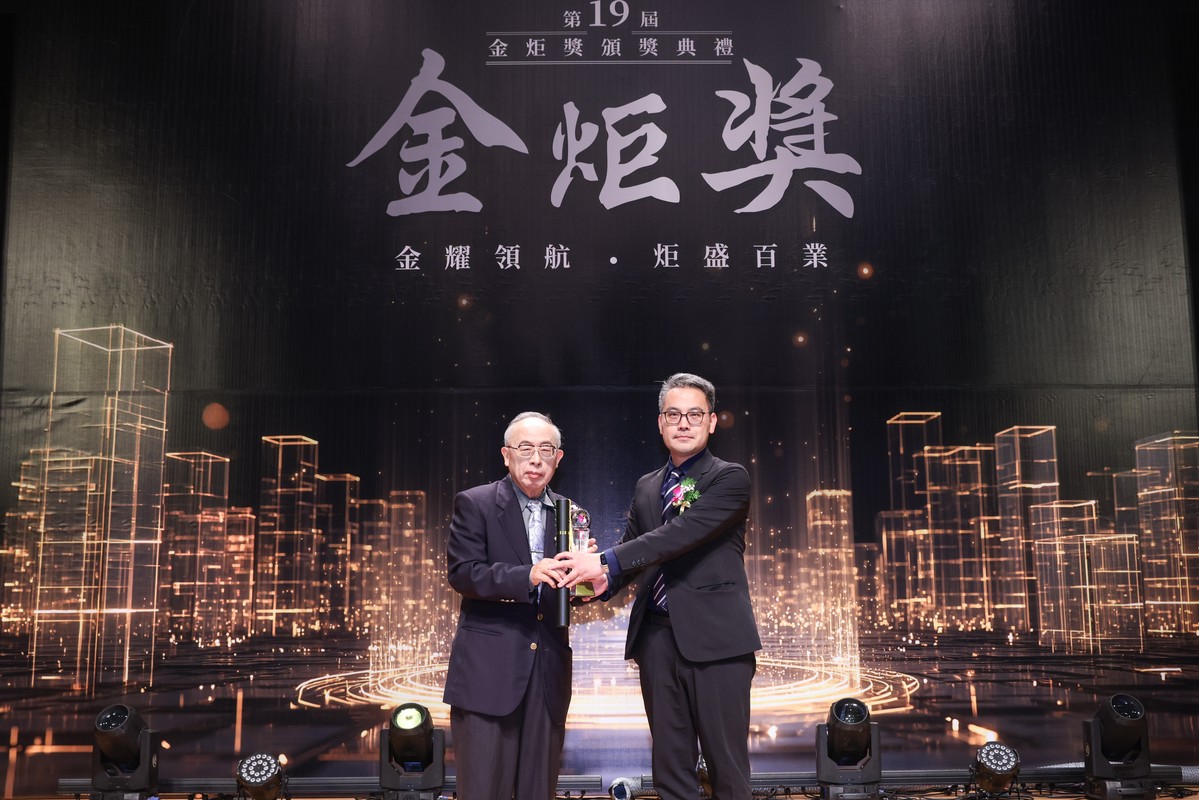 05ea9ef9 d729 4f42 9f22 9143b22fb1f9