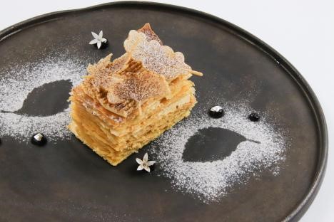 %E5%92%96%E5%95%A1%E8%83%A1%E6%A1%83%E5%8D%83%E5%B1%A4%E9%85%A5%E5%85%A7%E9%A4%A1%E6%B7%B7%E5%90%88%E5%92%96%E5%95%A1%E9%A6%99%E6%B0%A3%E8%88%87%E8%83%A1%E6%A1%83%E6%A0%B8%E6%A1%83%E8%A3%BD%E6%88%90%E7%9A%84%E5%8D%A1%E5%A3%AB%E9%81%94%E9%86%AC%E5%B1%A4%E6%AC%A1%E8%B1%90%E5%AF%8C%E8%80%8C%E6%B8%85%E7%88%BD%E5%B0%BE%E9%9F%BB%E9%A6%A5%E9%83%81%E6%B2%89%E7%A9%A9