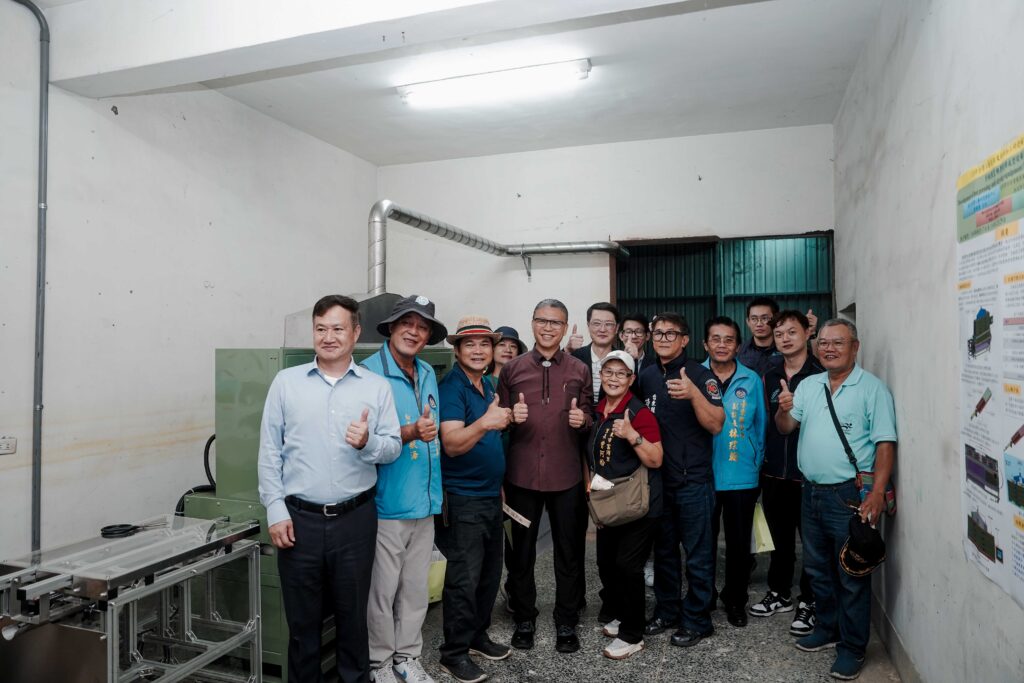 工藝中心推動在地纖維材料技術創新 月桃假莖熱壓乾燥設備研發成果發表 11 5 14 1024x683 1