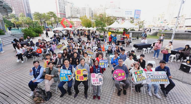 高雄區監理所推廣交通安全 「道路生存戰」桌遊上百人競賽同樂 4 20251229102638 abe362ae