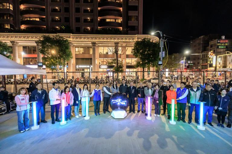 市長張善政點亮G11藝文特區站出入口A 捷運綠線向115年通車目標邁進 2 20251229220302 f65bff19