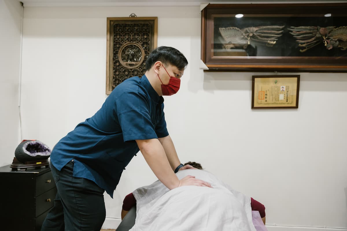 在快節奏城市裡,以細膩推拿手法陪身體慢下來 5 d055616a c1f9 4791 9965 76512a71fd4b