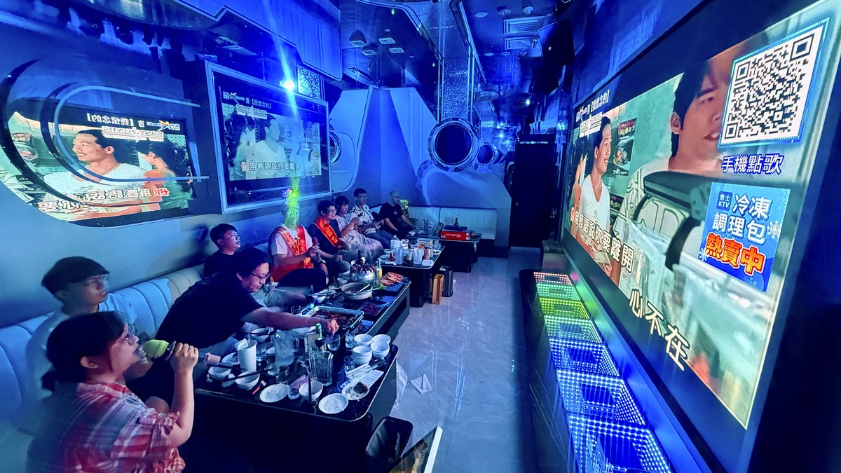 b063c7c3 ca13 4cdd b307 e8561e403b82 176708484452877409002545214