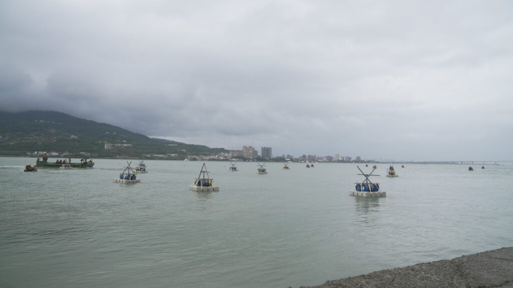 共軍遠程火箭對北部實彈射擊24浬目標區 第三作戰區實施河道阻絕設置演練 12 S 72056990 1024x576 1