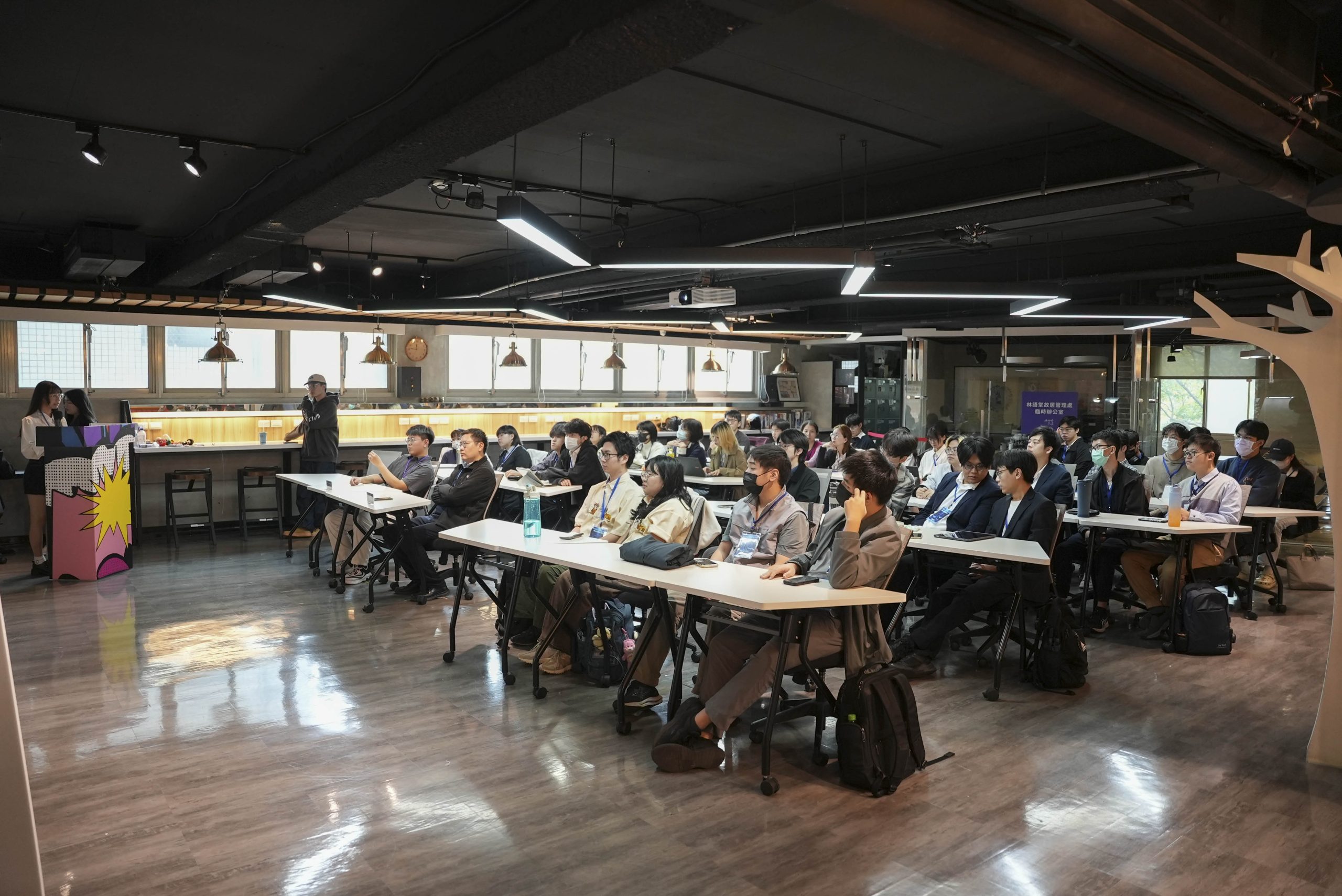 %E5%9C%96%E4%B8%802025 NextWave AI%E6%B3%95%E5%89%B5%E9%BB%91%E5%AE%A2%E6%9D%BE%E5%9C%A8%E6%9D%B1%E5%90%B3%E5%A4%A7%E5%AD%B8%E5%9F%8E%E4%B8%AD%E6%A0%A1%E5%8D%80%E5%B1%95%E9%96%8B%E6%B1%BA%E8%B3%BD%E5%90%B8%E5%BC%95%E5%85%A8%E5%8F%B010%E6%89%80%E5%A4%A7%E5%B0%88%E9%99%A2%E6%A0%A1%E5%85%B123%E7%B5%84%E5%9C%98%E9%9A%8A%E5%8F%83%E5%8A%A0 scaled 1