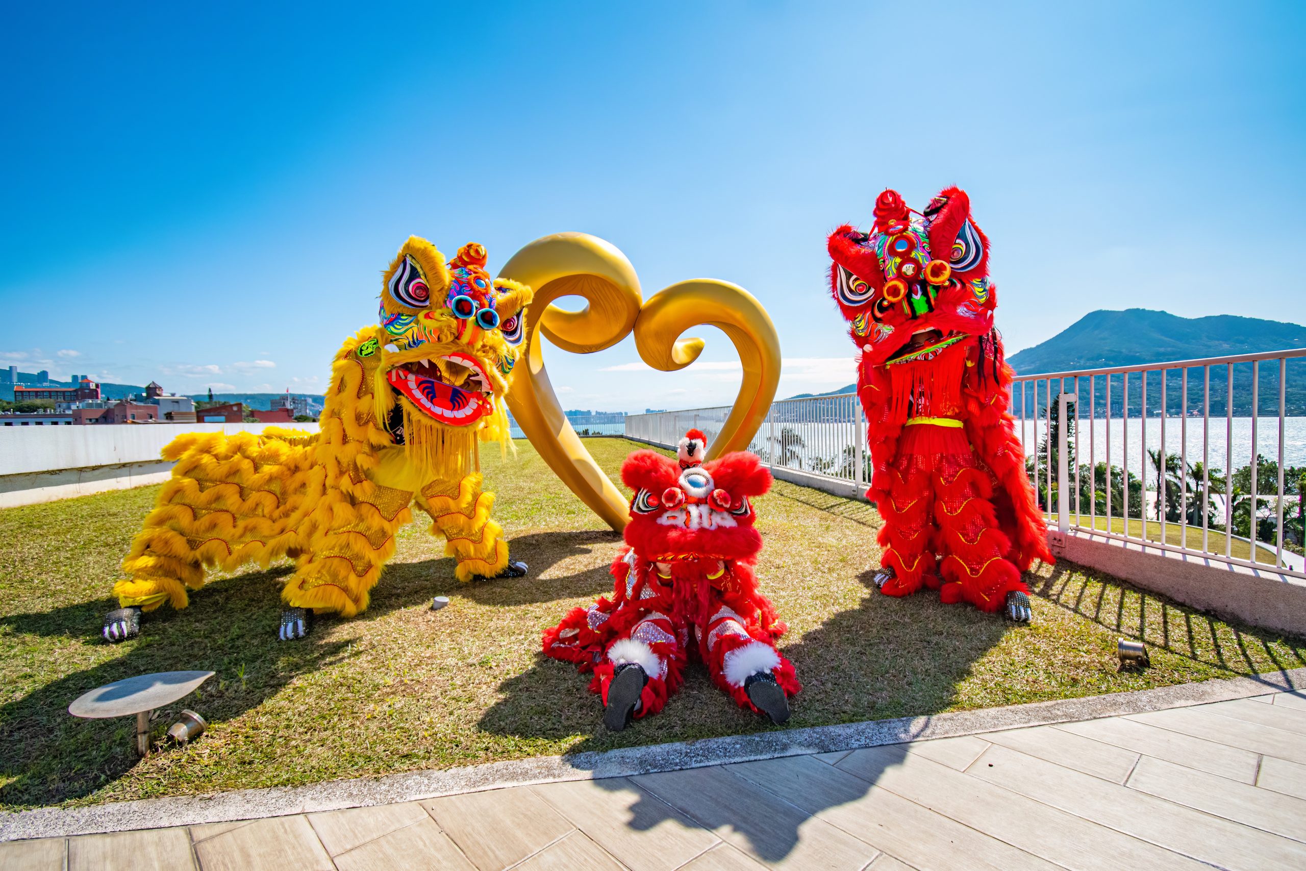 ▲圖三為了迎接2026年農曆新年同步推出金馬迎春春節住房專案邀請旅客在走春之餘安排一趟結合風景美食與休憩的淡水度假行程圖 將捷 - 報新聞 Mega News %E5%9C%96%E4%B8%89%E7%82%BA%E4%BA%86%E8%BF%8E%E6%8E%A52026%E5%B9%B4%E8%BE%B2%E6%9B%86%E6%96%B0%E5%B9%B4%E5%90%8C%E6%AD%A5%E6%8E%A8%E5%87%BA%E9%87%91%E9%A6%AC%E8%BF%8E%E6%98%A5%E6%98%A5%E7%AF%80%E4%BD%8F%E6%88%BF%E5%B0%88%E6%A1%88%E9%82%80%E8%AB%8B%E6%97%85%E5%AE%A2%E5%9C%A8%E8%B5%B0%E6%98%A5%E4%B9%8B%E9%A4%98%E5%AE%89%E6%8E%92%E4%B8%80%E8%B6%9F%E7%B5%90%E5%90%88%E9%A2%A8%E6%99%AF%E7%BE%8E%E9%A3%9F%E8%88%87%E4%BC%91%E6%86%A9%E7%9A%84%E6%B7%A1%E6%B0%B4%E5%BA%A6%E5%81%87%E8%A1%8C%E7%A8%8B%E5%9C%96 %E5%B0%87%E6%8D%B7 scaled 1